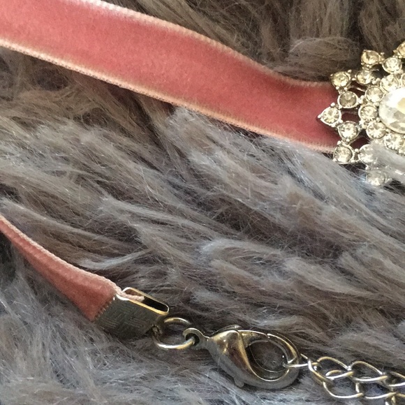 Jeweled Velvet Choker - Picture 3 of 3